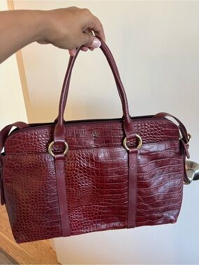 Croc-Embossed Burgundy 100% Leather Tote Bag in wine red